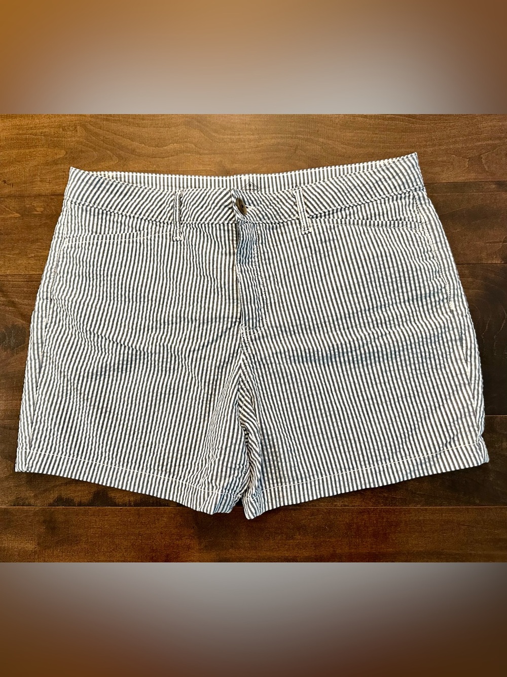 🌟 St. John's Bay Navy & White Striped Seersucker Shorts